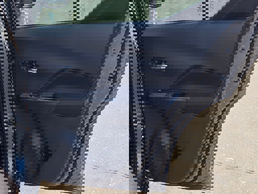 Used 2023 Nissan Kicks SV image 9