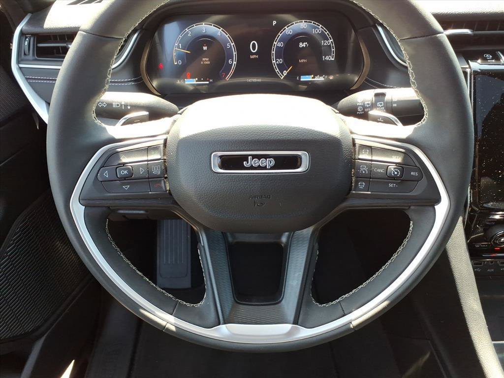 Used 2024 Jeep Grand Cherokee Altitude AWD/4WD image 19