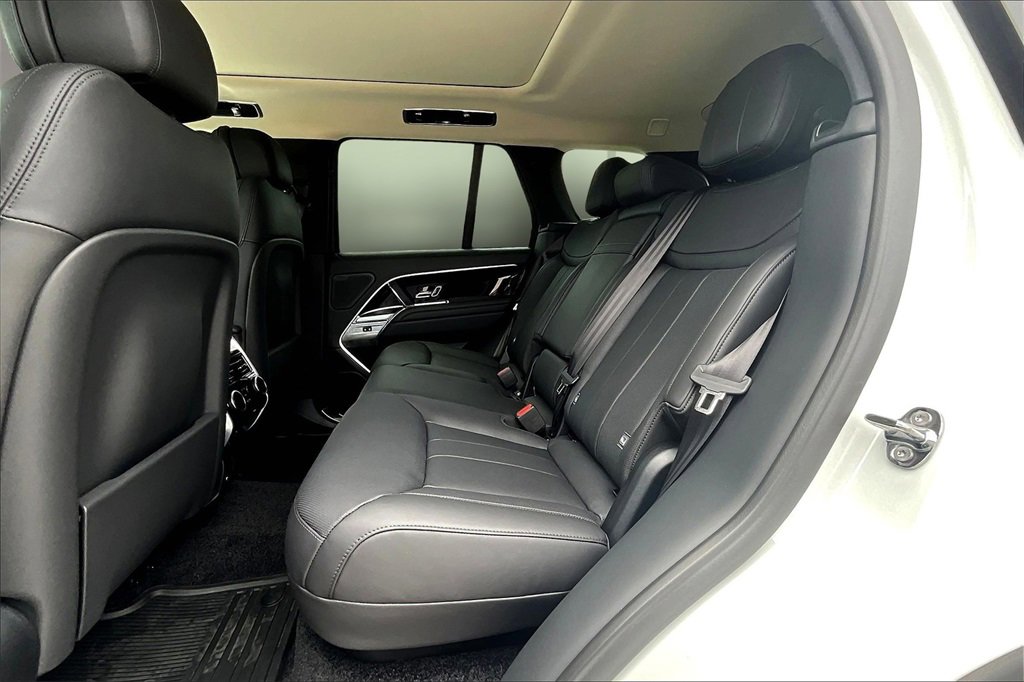 New 2025 Land Rover Range Rover SE image 10