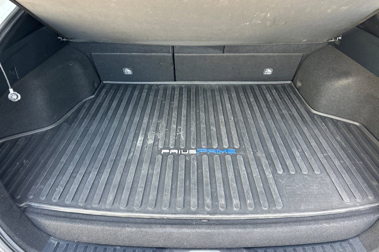 Used 2019 Toyota Prius Prime Premium FWD image 17