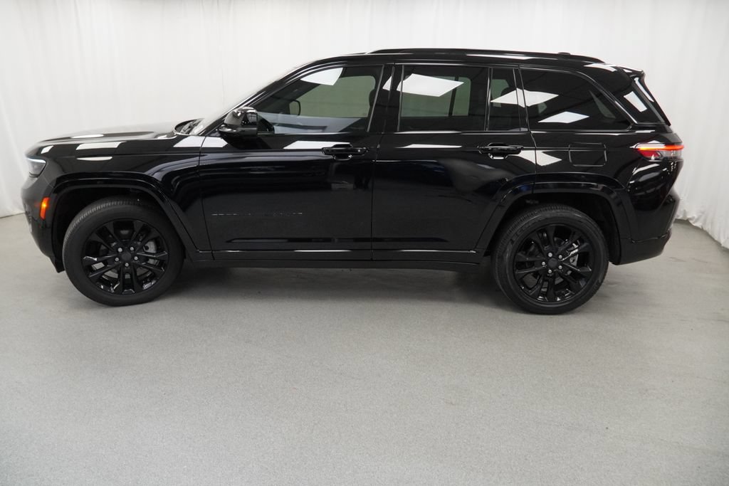 Certified 2023 Jeep Grand Cherokee Overland AWD/4WD image 15
