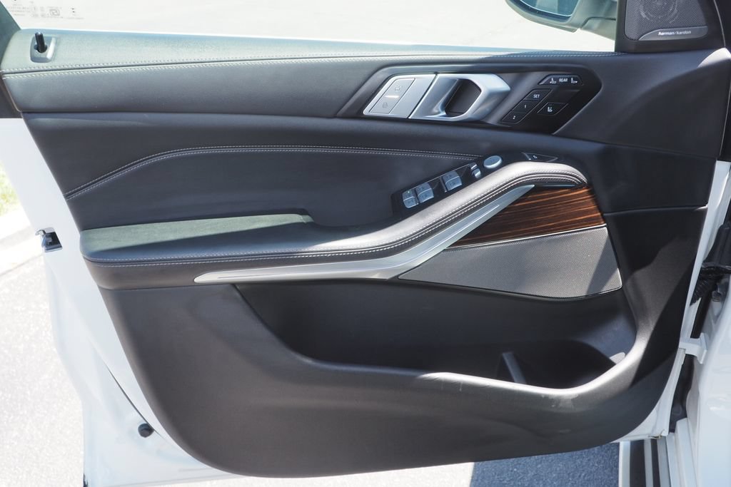 Used 2026 BMW X7 xDrive40i AWD/4WD image 15