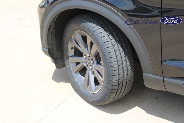 Used 2023 Ford Explorer XLT w/ Equipment Group 202A RWD image 9