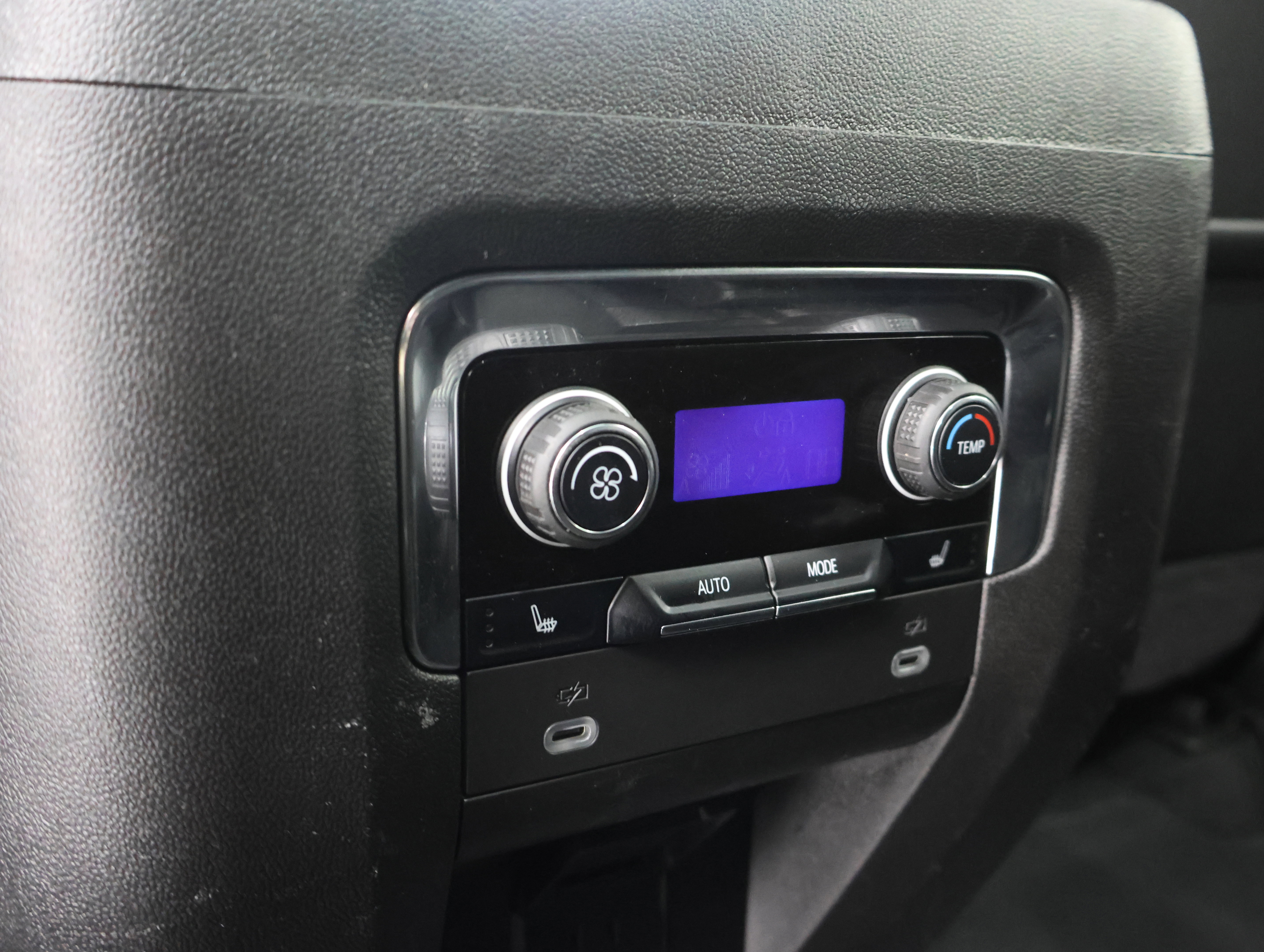 Used 2023 Chevrolet Suburban RST w/ Luxury Package AWD/4WD image 47