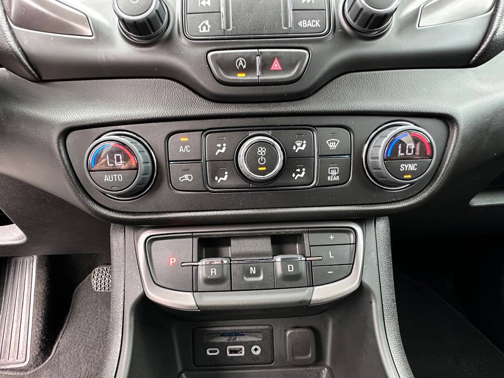 Certified 2023 GMC Terrain AT4 w/ Tech Package AWD/4WD image 35