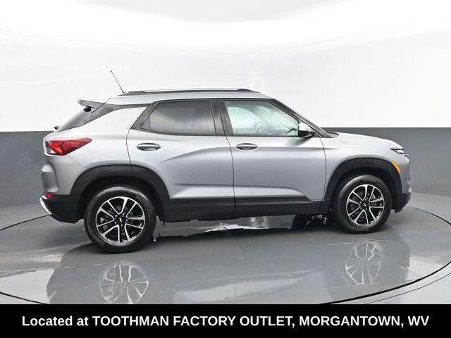 Used 2025 Chevrolet TrailBlazer LT image 4