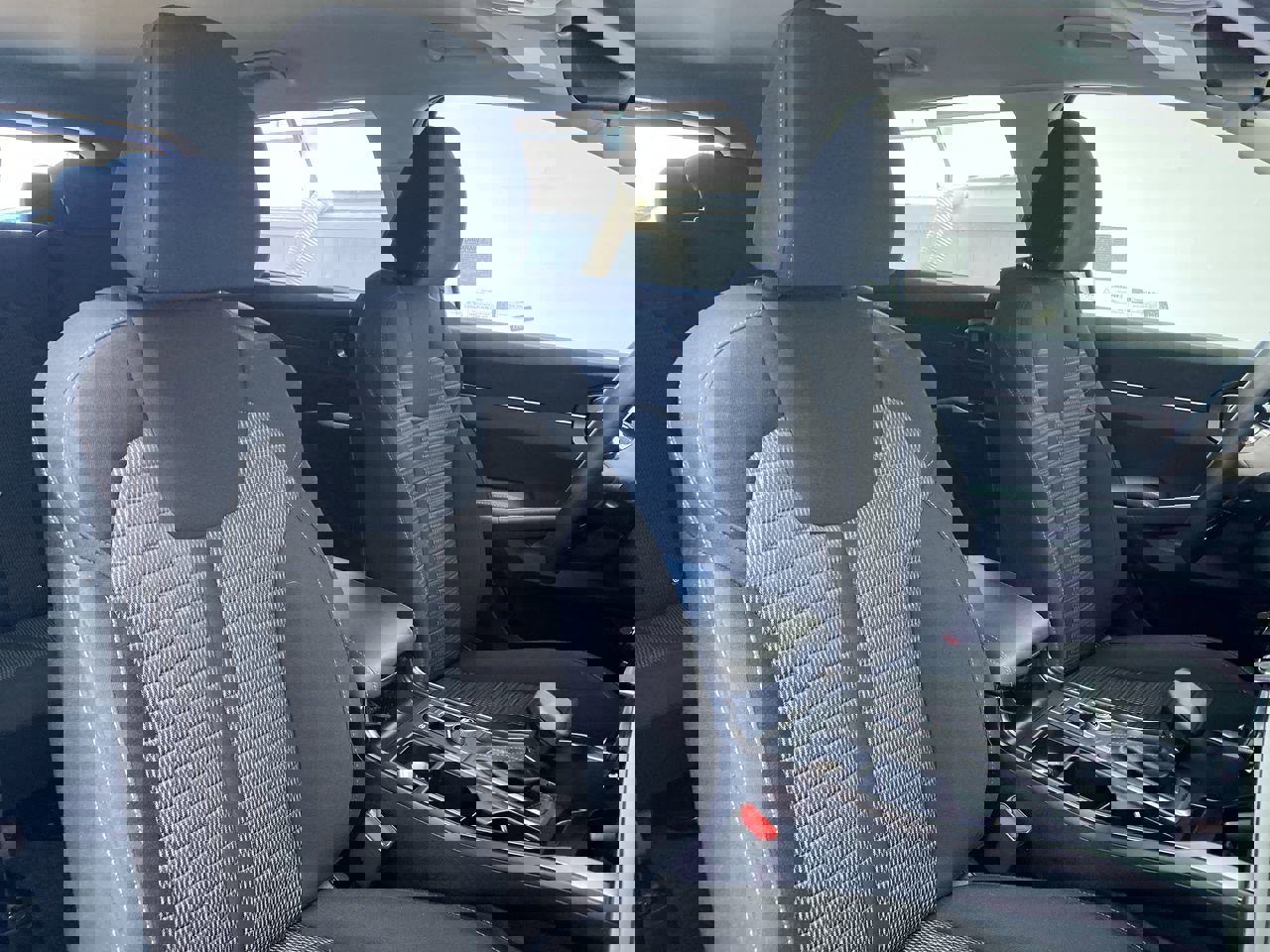 Certified 2025 Kia Sorento LX image 30