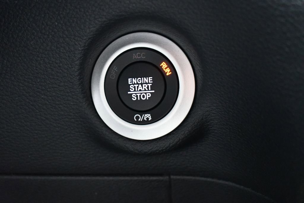 New 2026 Chrysler Pacifica Select image 16