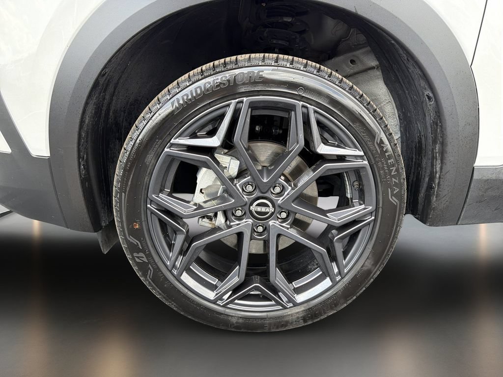Used 2025 Nissan Kicks SR FWD image 10