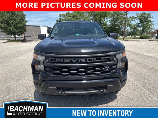 Used 2025 Chevrolet Silverado 1500 Custom w/ LPO, Dark Essentials Package AWD/4WD image 3