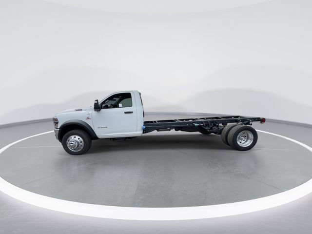 New 2025 RAM 5500 4x4 Regular Cab image 5