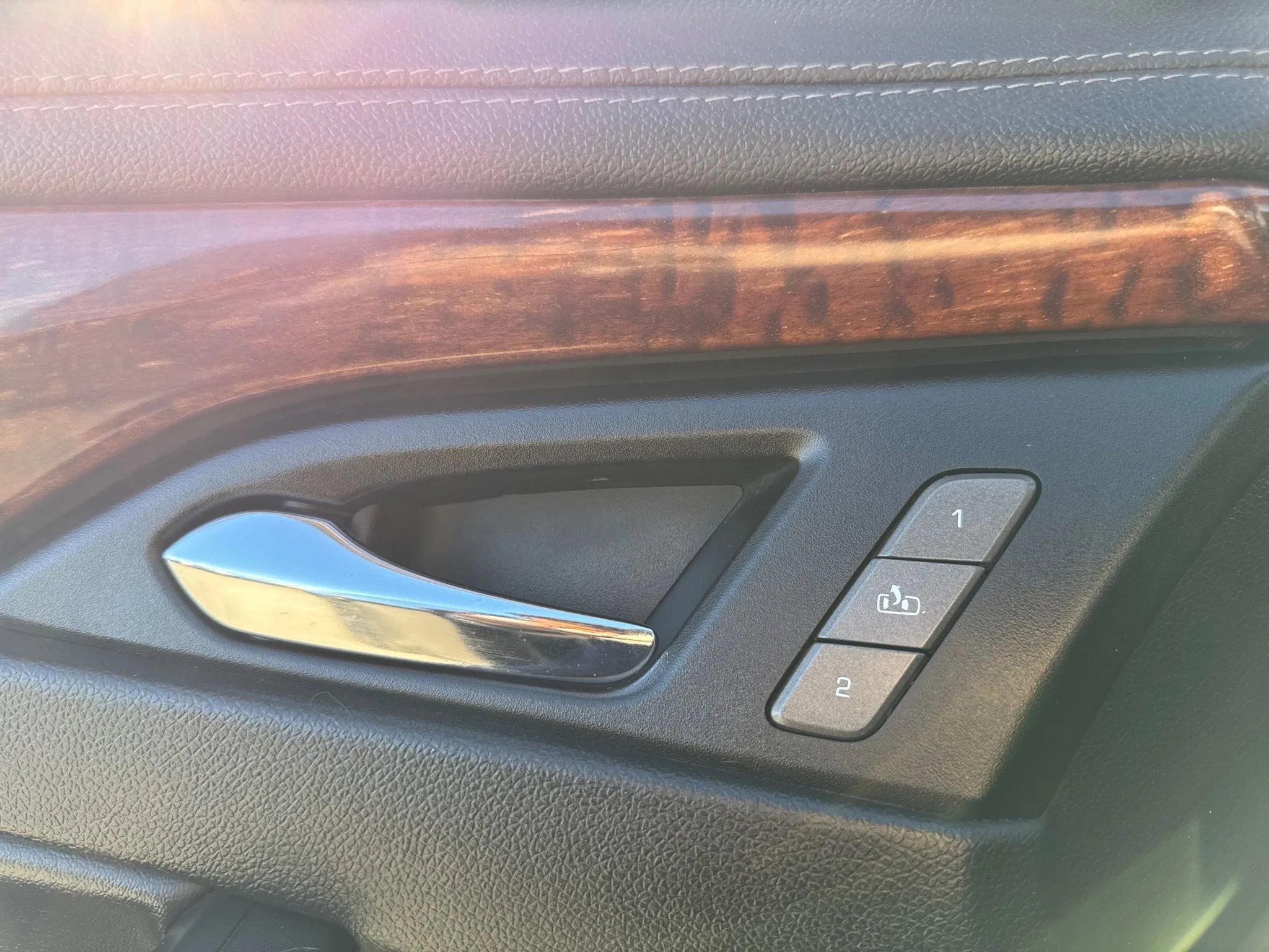 Used 2011 Cadillac CTS Luxury RWD image 31