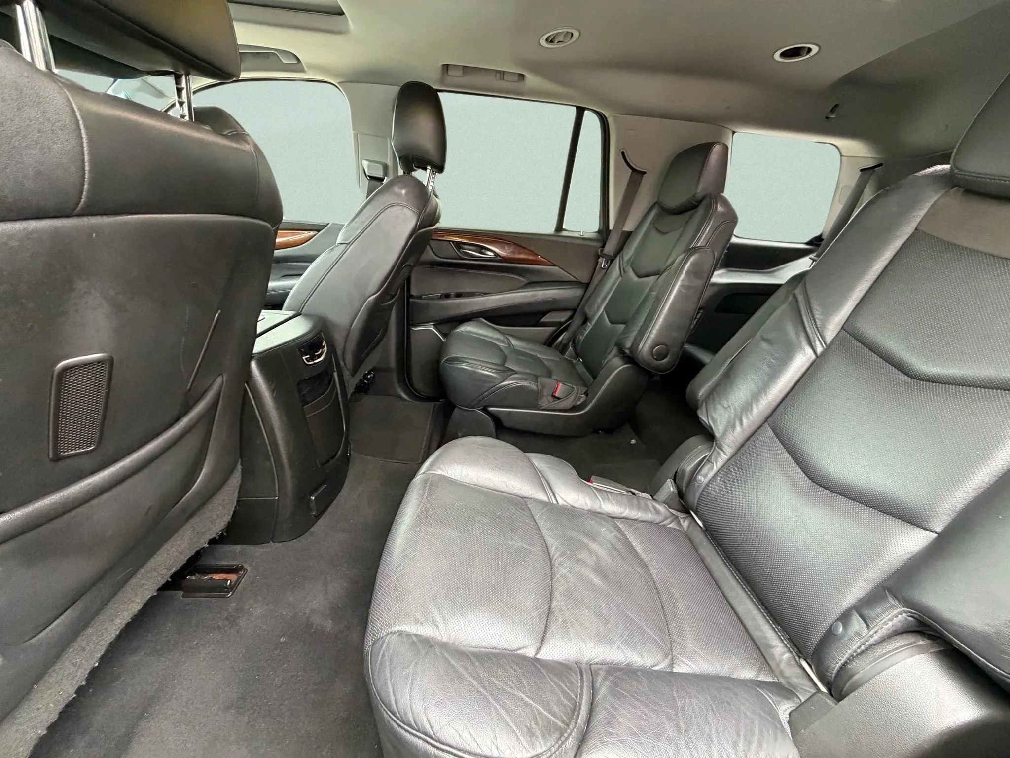 Used 2018 Cadillac Escalade Luxury image 19