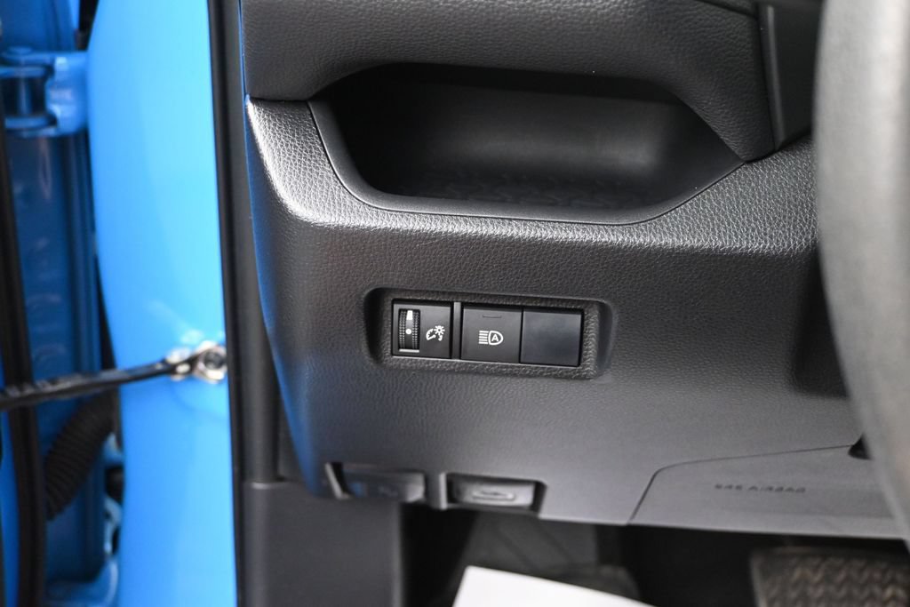 Used 2019 Toyota RAV4 LE w/ All Weather Liner Package AWD/4WD image 32