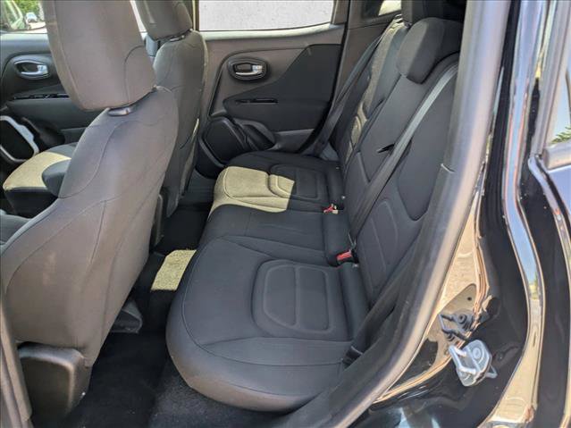 Used 2020 Jeep Renegade Latitude w/ Popular Equipment Group FWD image 15