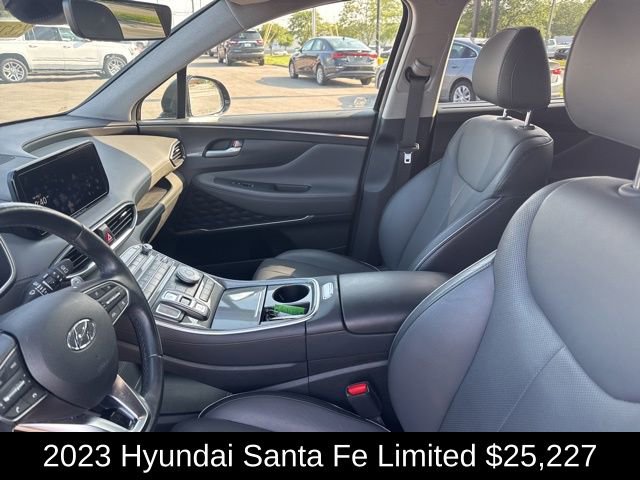 Used 2023 Hyundai Santa Fe Limited image 3
