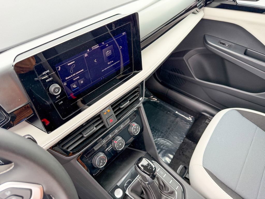 New 2026 Volkswagen Taos S image 18