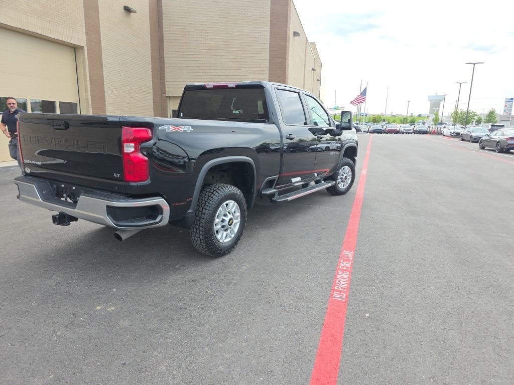 Used 2025 Chevrolet Silverado 2500 LT w/ Convenience Package AWD/4WD image 5