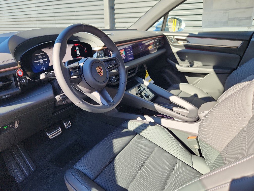 New 2026 Porsche Macan 4S Electric image 4