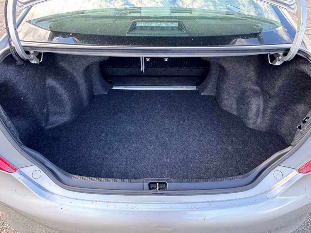 Used 2012 Toyota Camry LE image 31