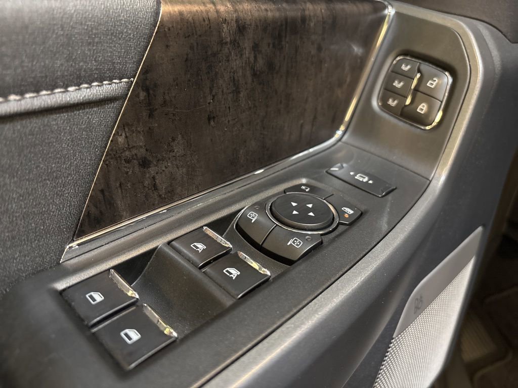 Used 2024 Ford F350 Lariat w/ Chrome Package image 24