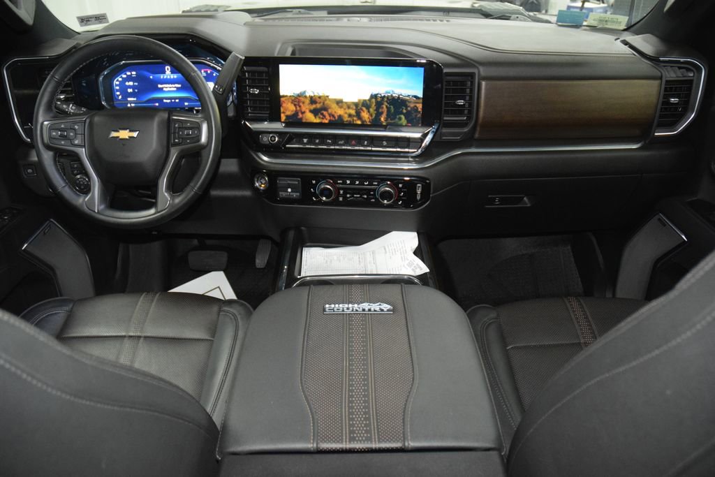 Used 2024 Chevrolet Silverado 2500 High Country w/ Technology Package AWD/4WD image 33