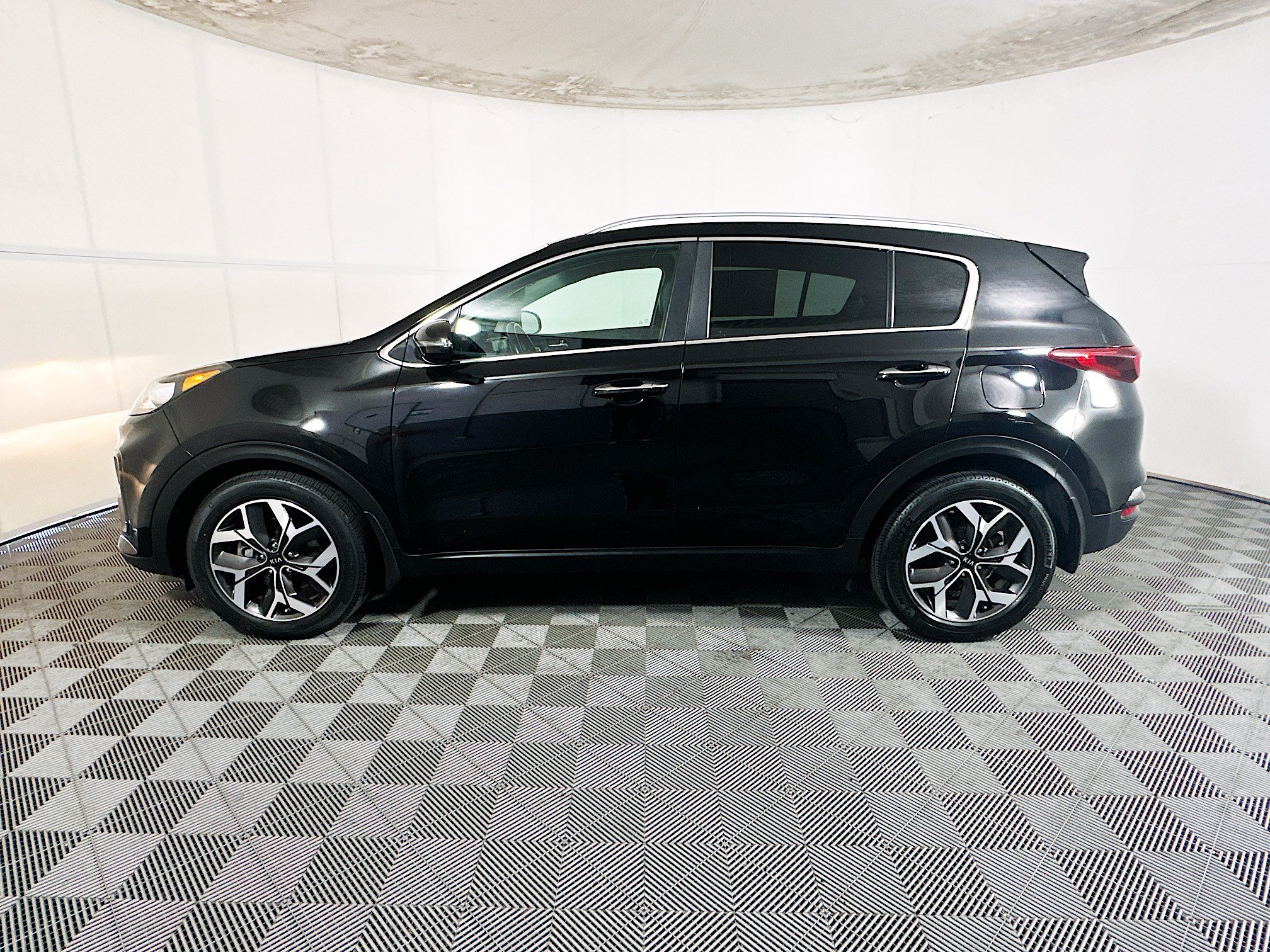 Used 2021 Kia Sportage EX FWD image 6