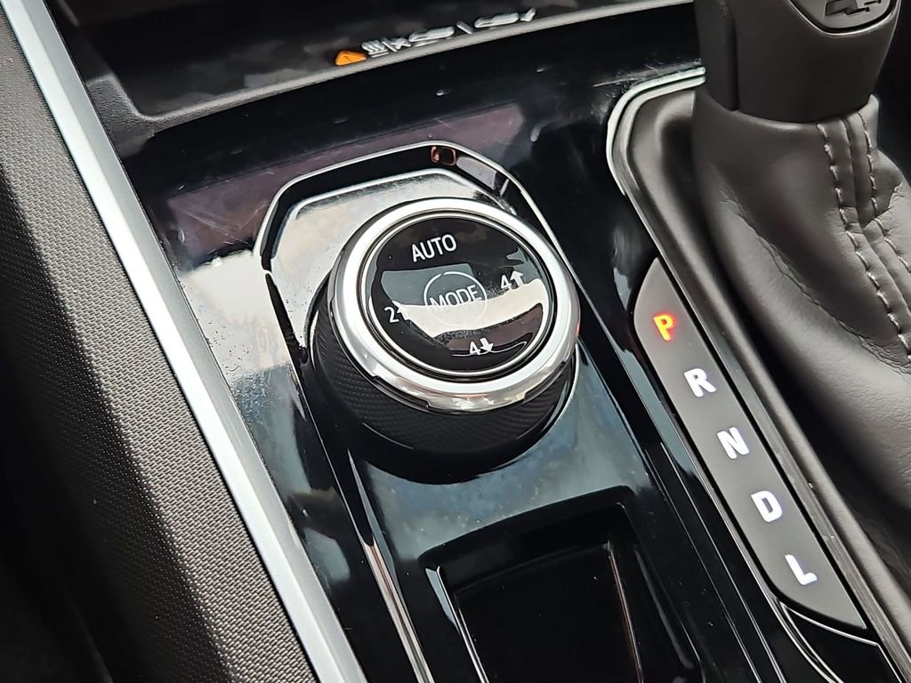 Used 2025 Chevrolet Colorado Trail Boss w/ Off-Road Front Bumper Package image 34