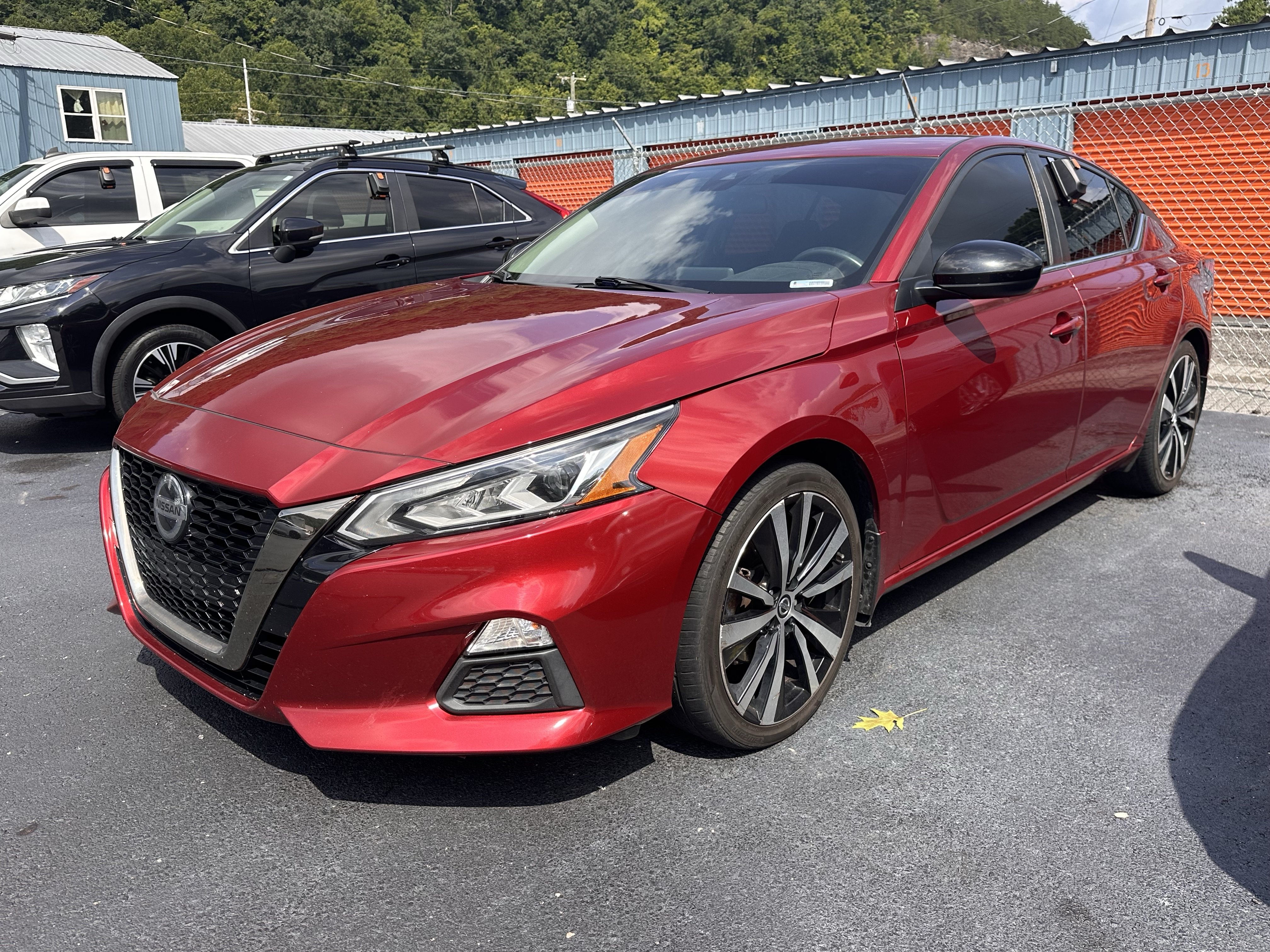 Used 2021 Nissan Altima 2.5 SR FWD image 3