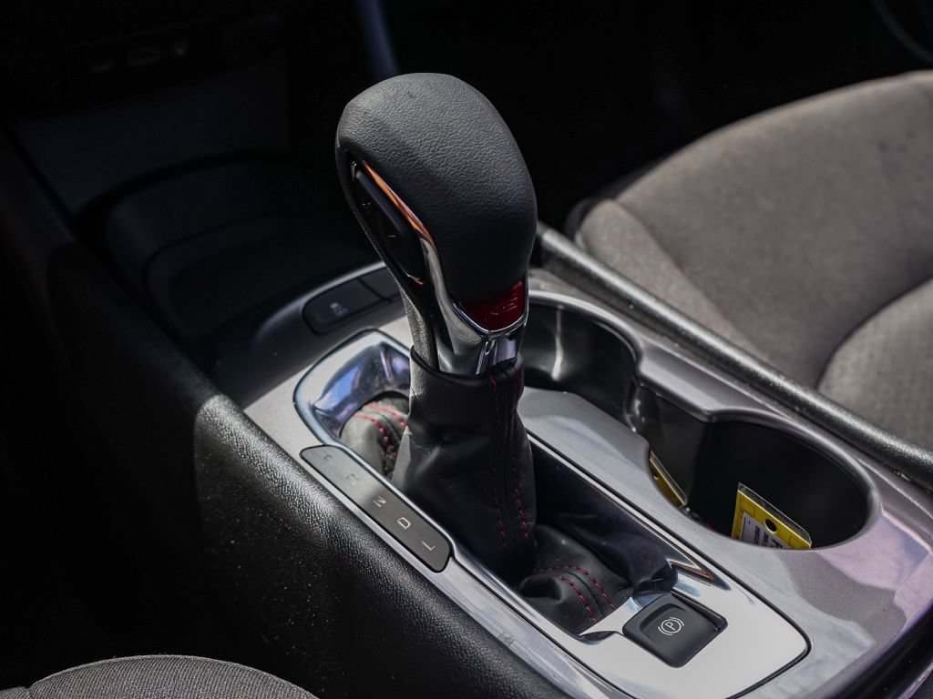Used 2025 Chevrolet Malibu RS FWD image 30