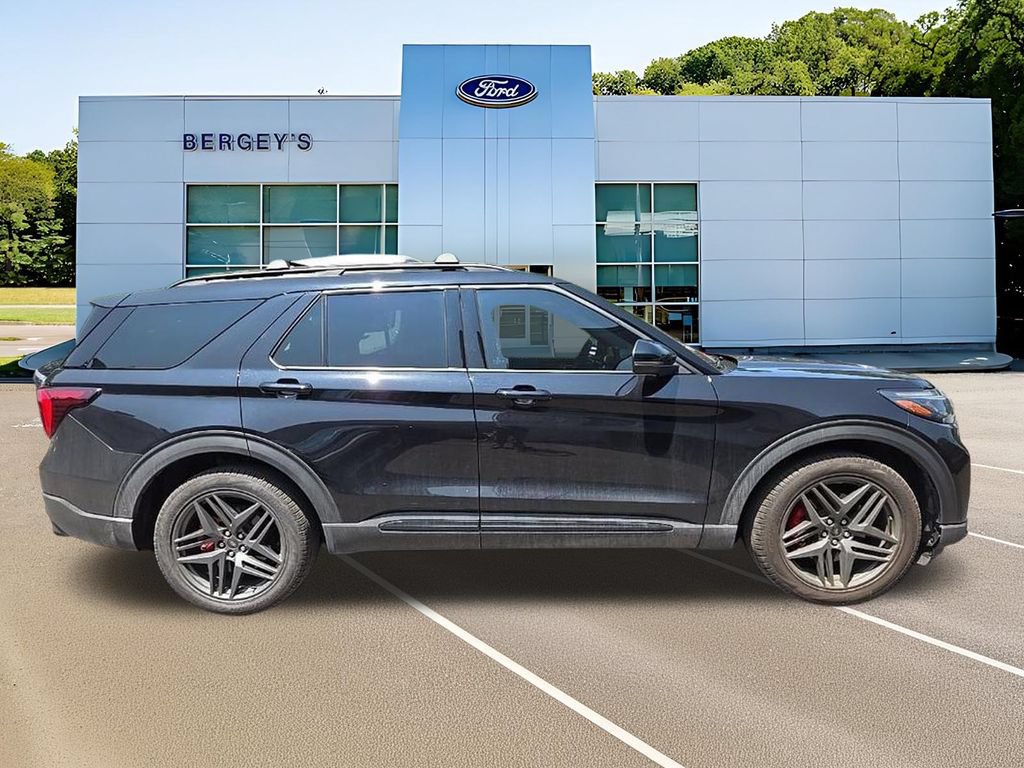 Certified 2025 Ford Explorer ST AWD/4WD image 10