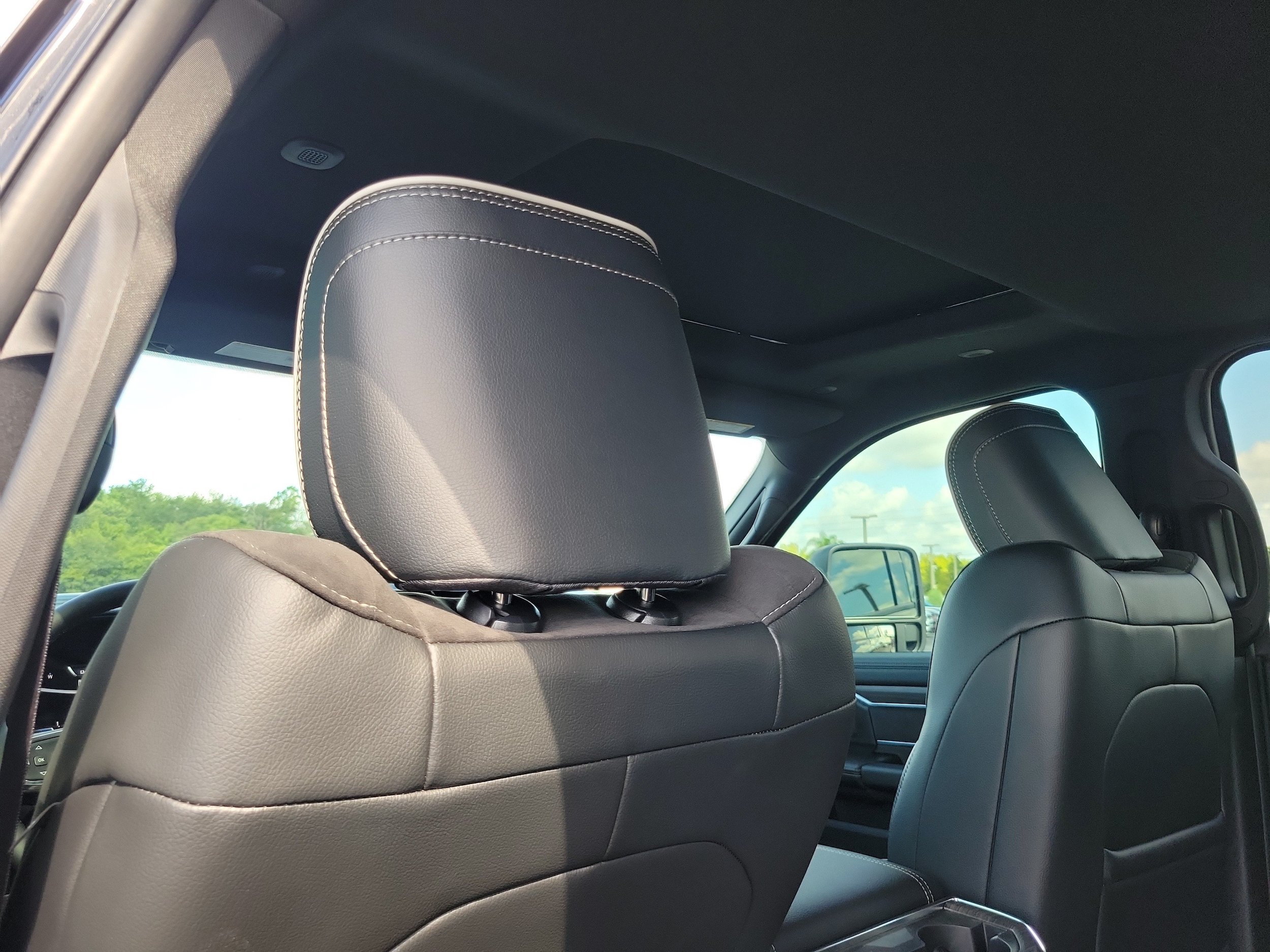 New 2027 RAM 3500 Laramie AWD/4WD image 11