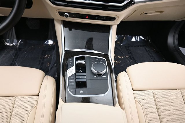 Certified 2024 BMW 330i Sedan w/ Convenience Package RWD image 16