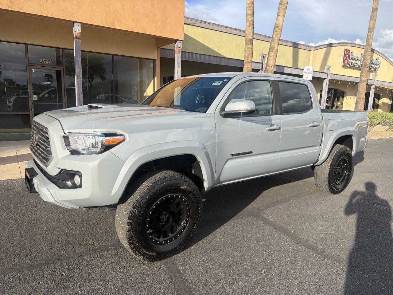 Used 2020 Toyota Tacoma TRD Sport w/ Technology Package RWD image 4