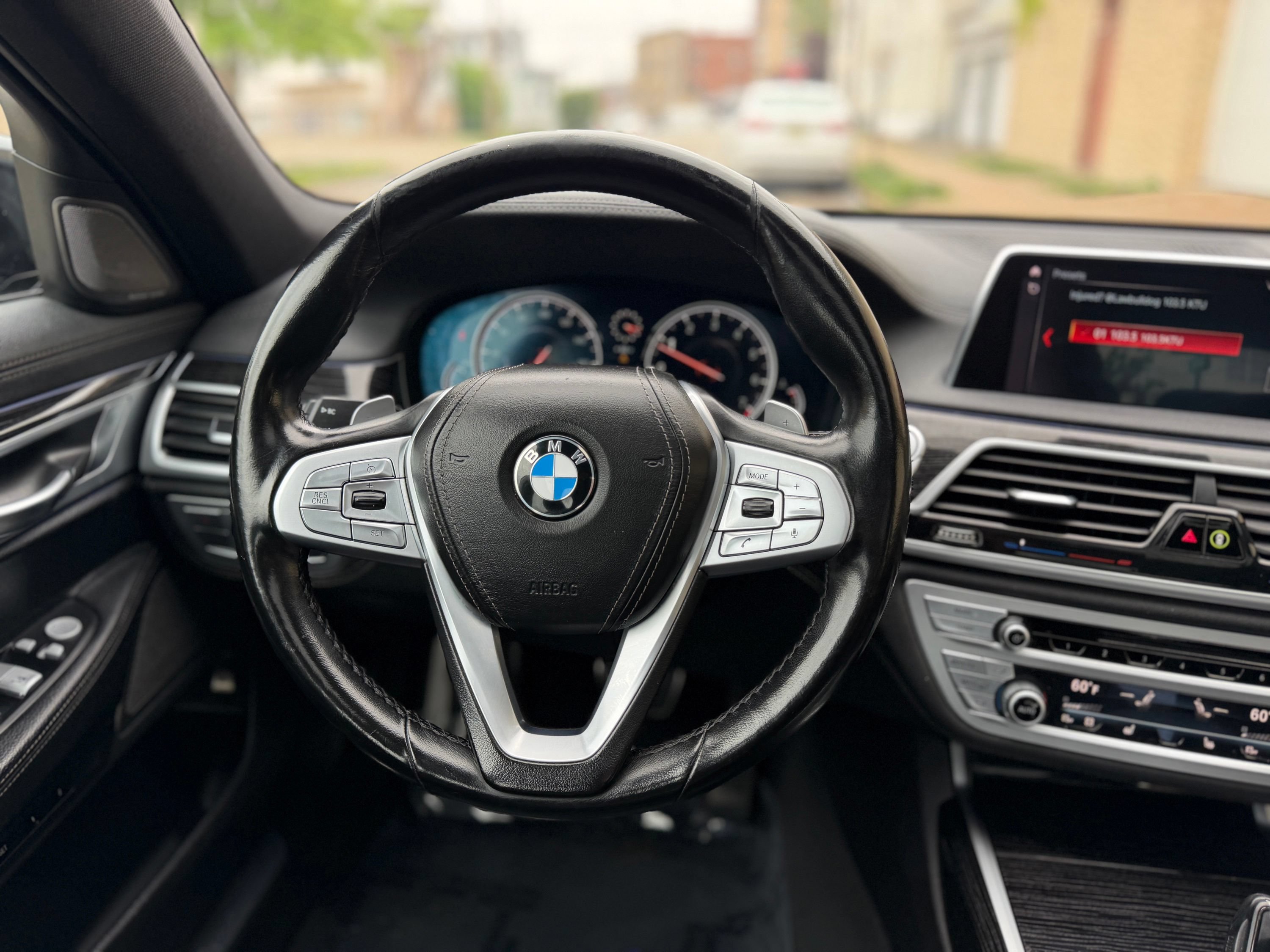 Used 2019 BMW 740i xDrive w/ M Sport Package AWD/4WD image 27