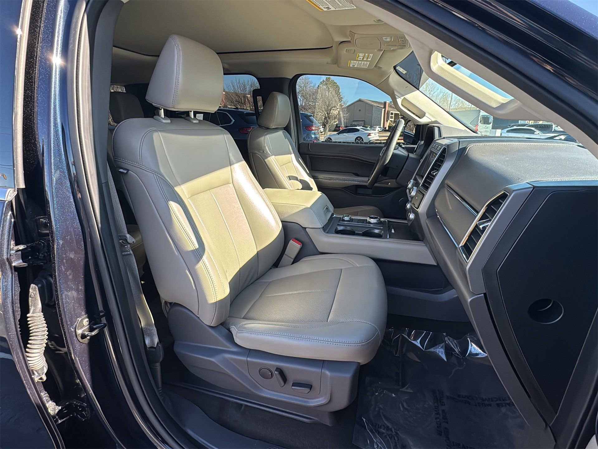 Used 2021 Ford Expedition XLT image 28