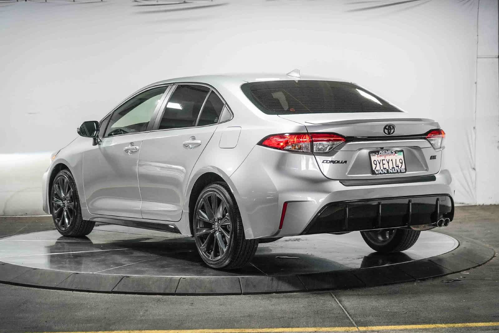 Certified 2026 Toyota Corolla SE w/ SE Package FWD image 5