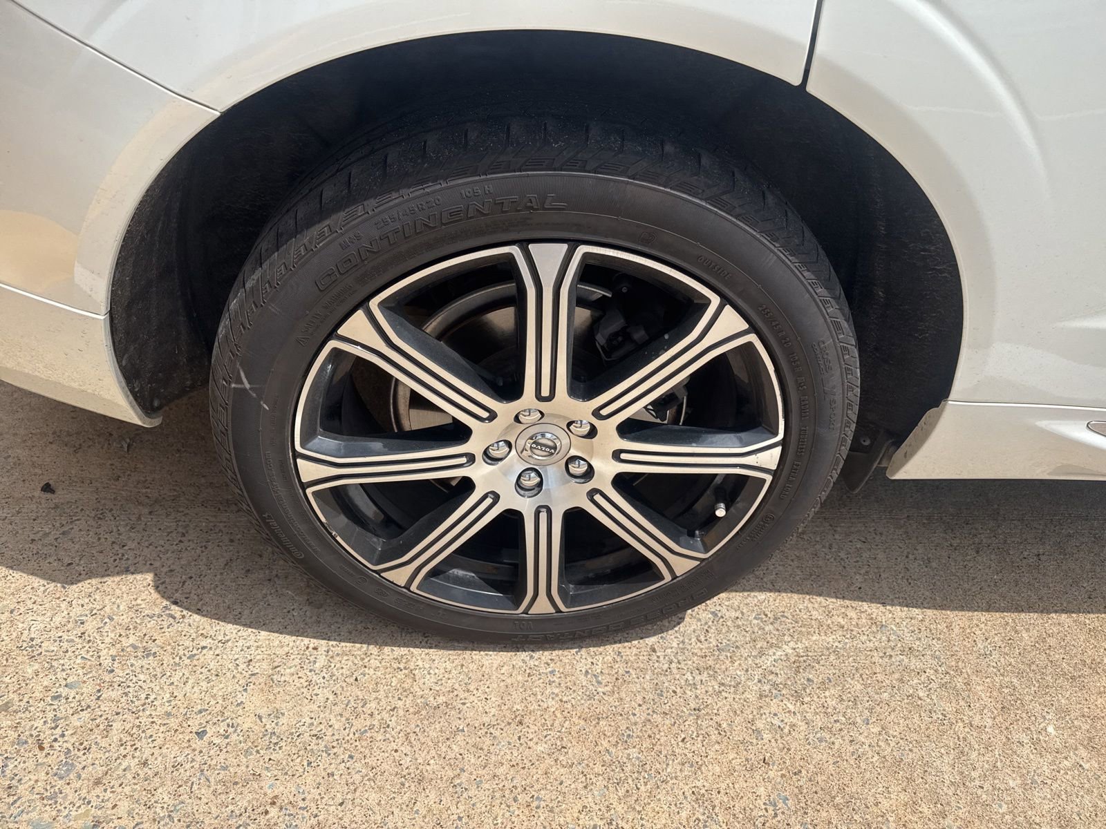 Used 2020 Volvo XC60 T6 Inscription w/ Protection Package Premier image 10