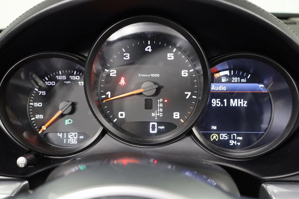 Used 2019 Porsche 718 Boxster RWD image 16