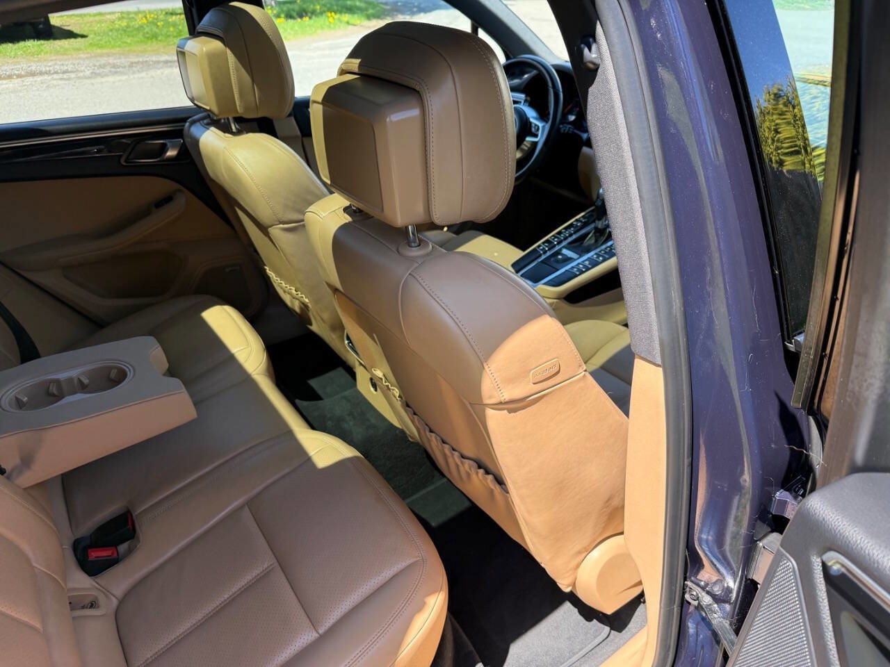 Used 2018 Porsche Macan AWD/4WD image 13