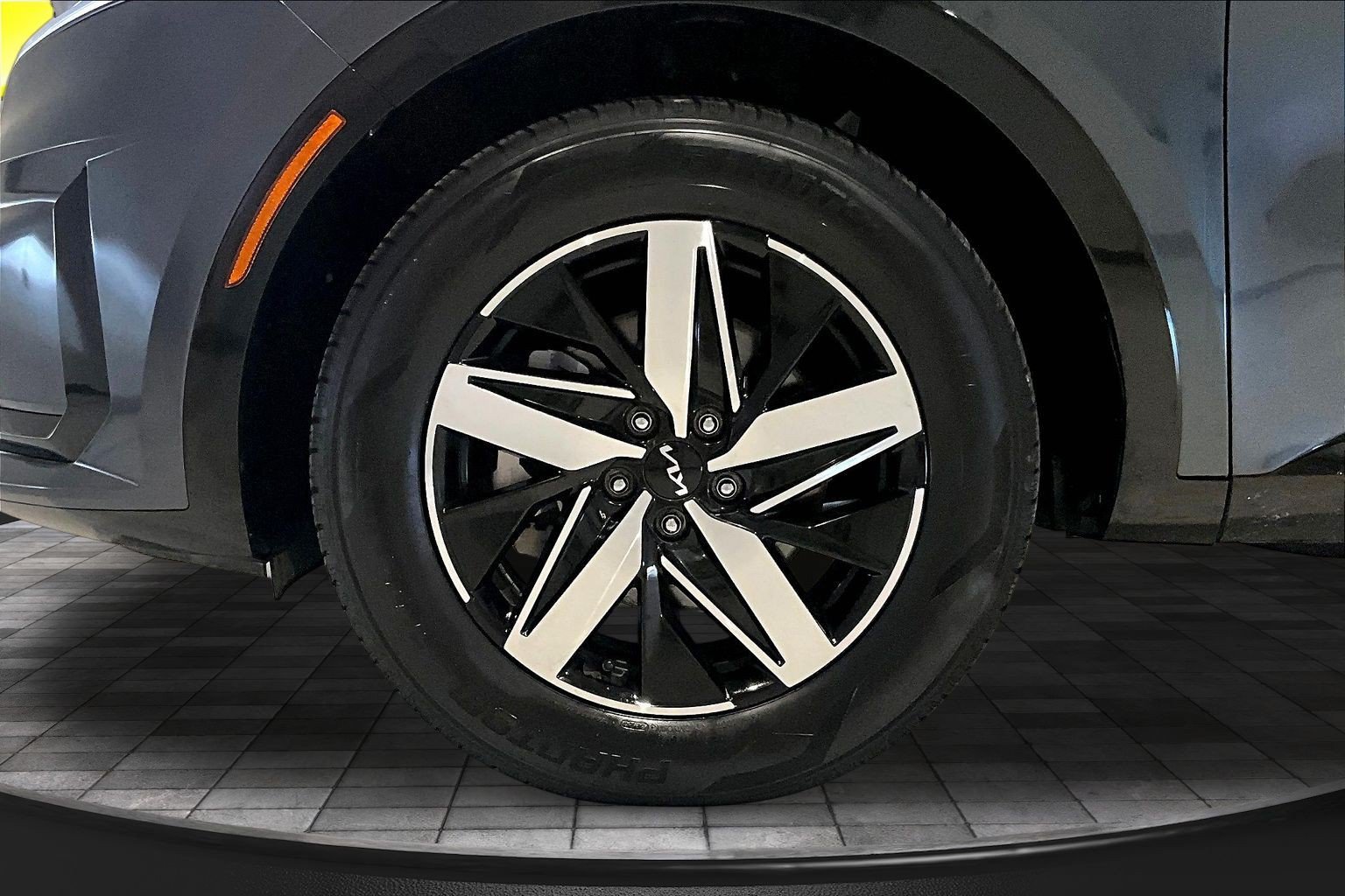 Used 2023 Kia Sorento S w/ Panoramic Sunroof Package FWD image 33