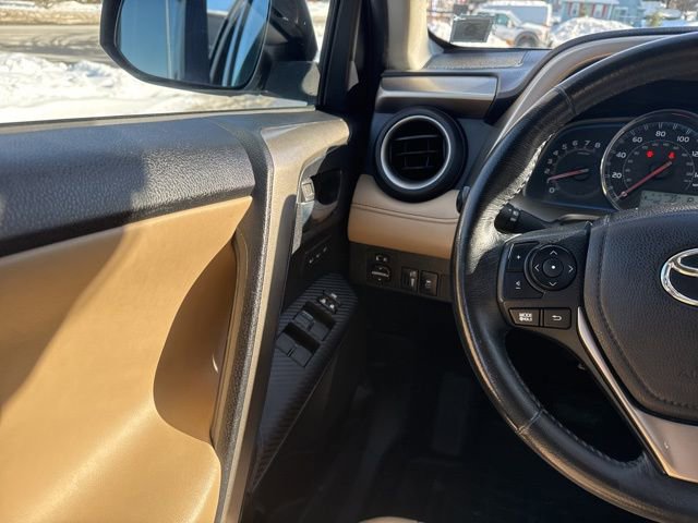 Used 2015 Toyota RAV4 Limited image 23