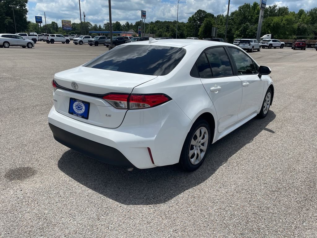 Used 2024 Toyota Corolla LE FWD image 5