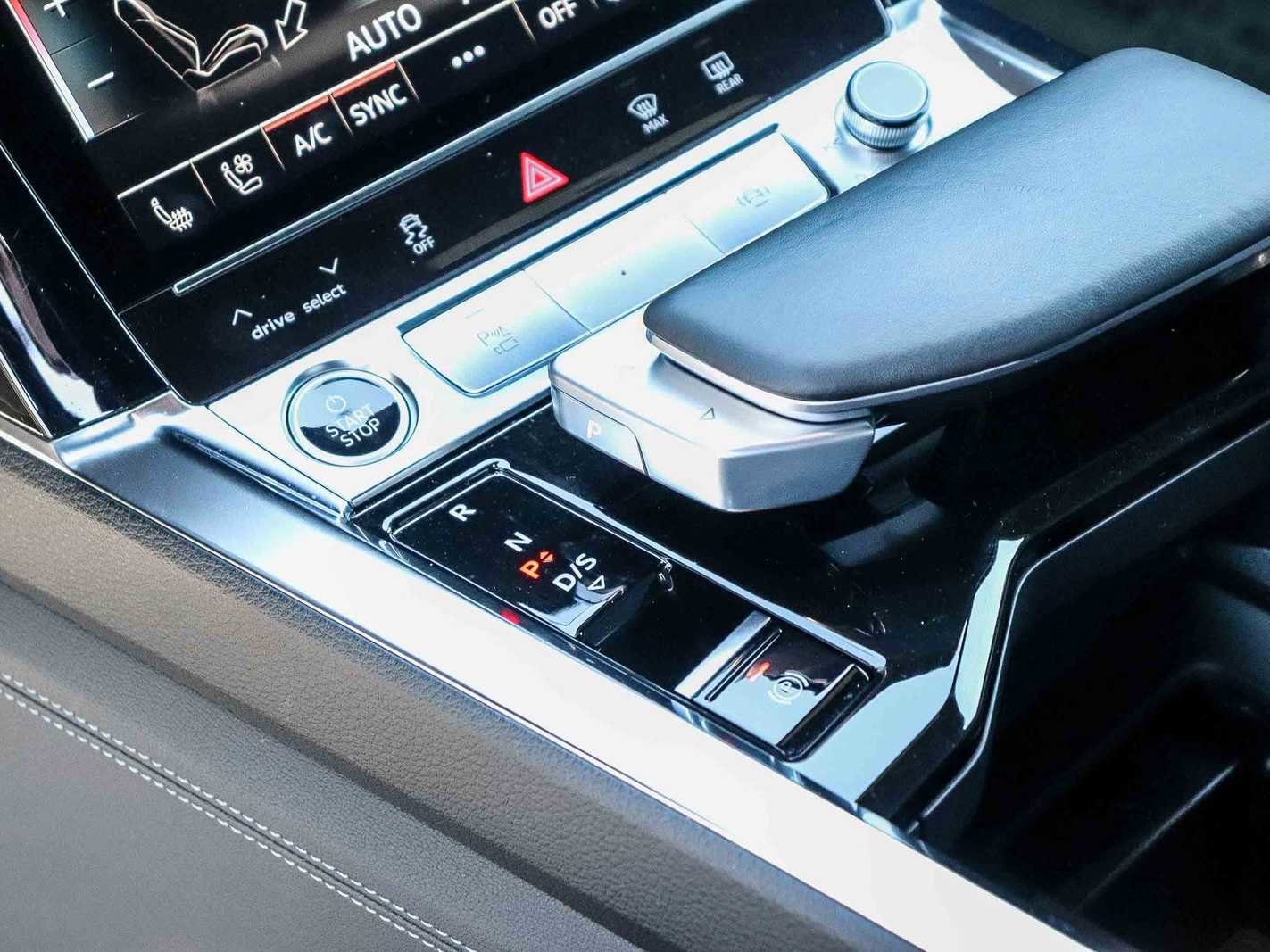 Certified 2023 Audi e-tron Premium Plus w/ Premium Plus Package AWD/4WD image 20