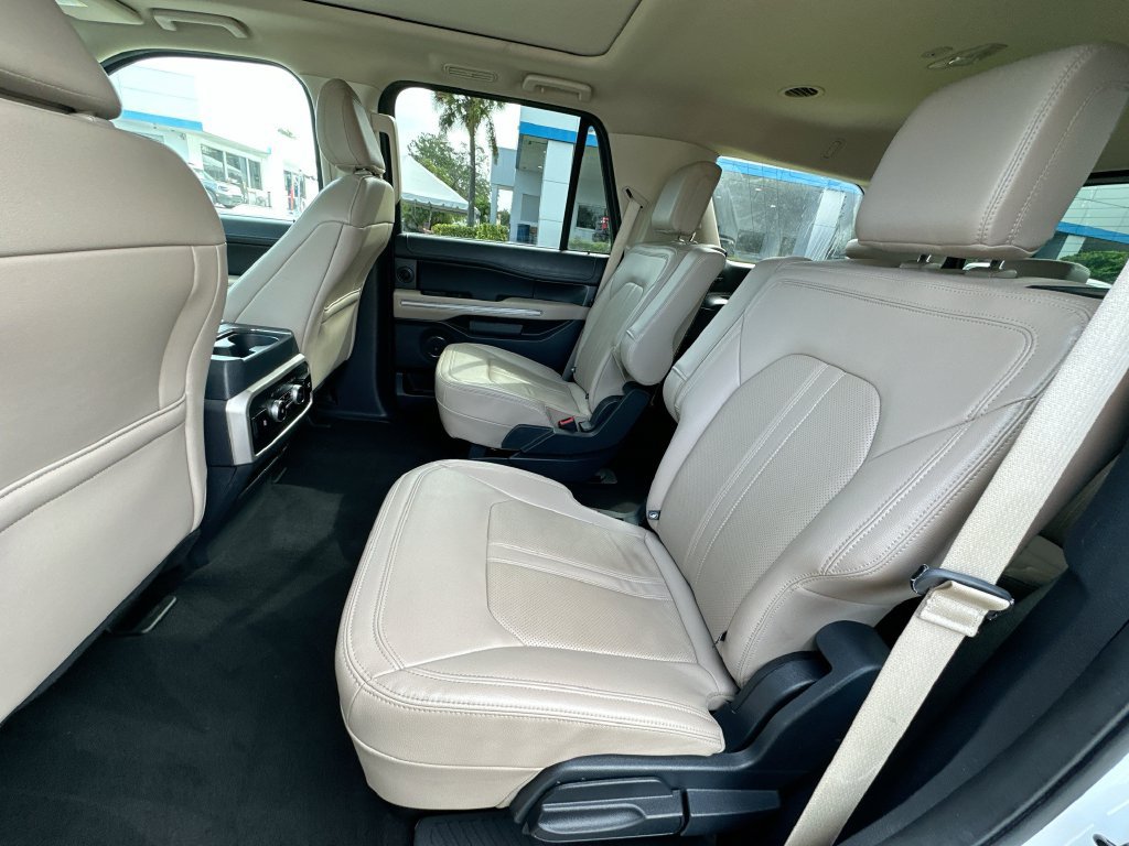 Used 2024 Ford Expedition Limited RWD image 23