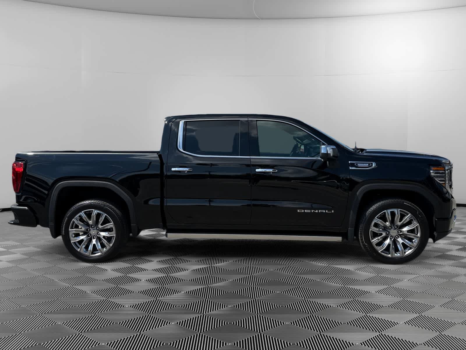 Used 2026 GMC Sierra 1500 Denali AWD/4WD image 6