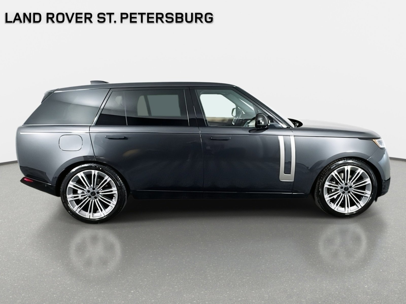 New 2026 Land Rover Range Rover Long Wheelbase SE AWD/4WD image 4