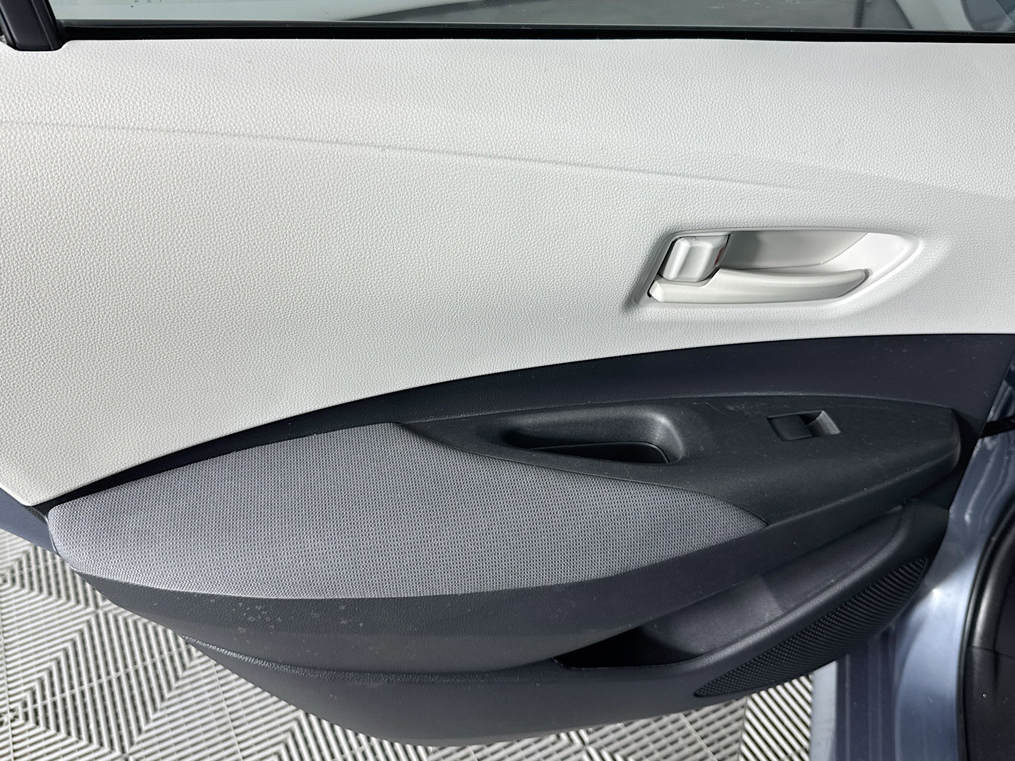 Used 2022 Toyota Corolla L FWD image 24