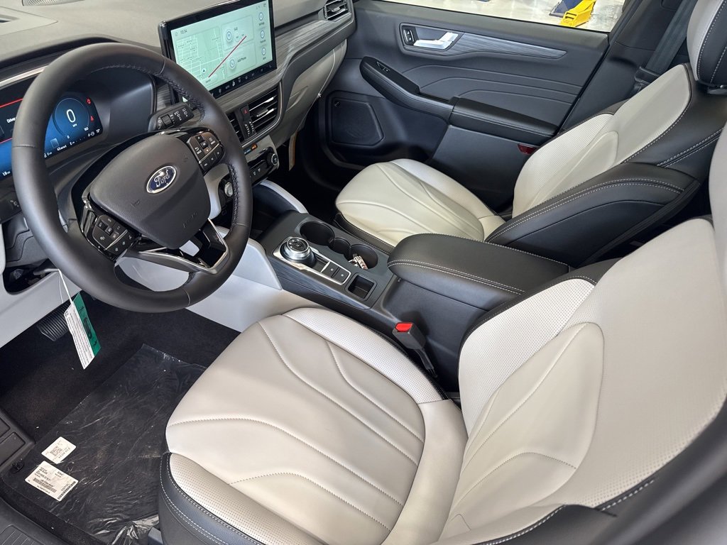 New 2025 Ford Escape SE w/ PHEV Premium Package image 14