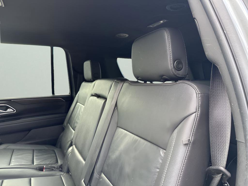 Used 2022 Chevrolet Suburban Z71 image 19